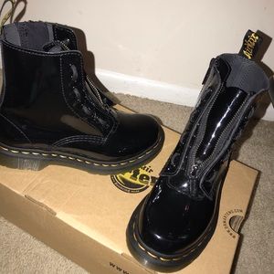 Dr martens for sale! Size 5 ( brand new )